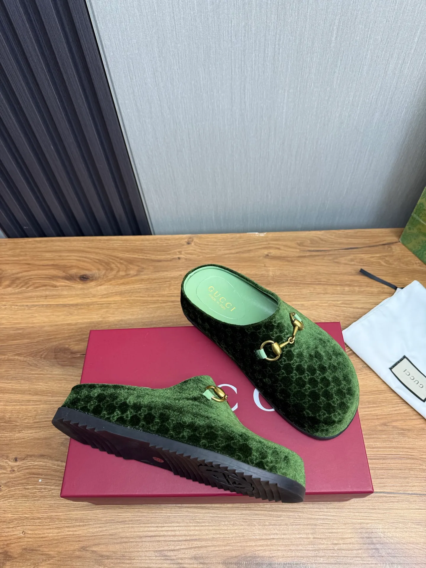 Men's men's shoes💰Pili 420💰Maoli 460💰 ＧＵＣＣＩGucci. Popular couple slippers hot sale🩷💚 🩴Official website one to one production 35-45 size 45 46 🉑️Customized!